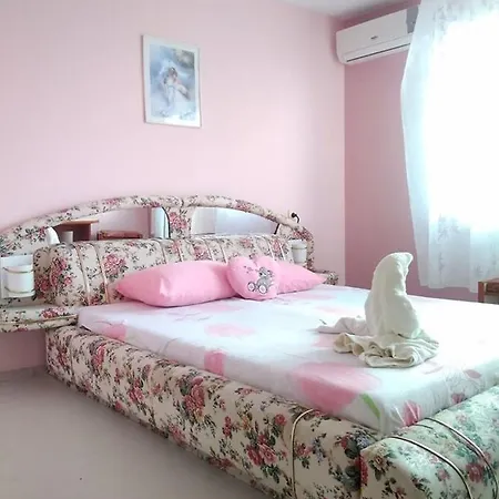 ゲストハウス синьо лято ポモリエ